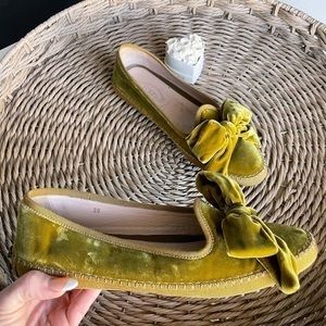 Tod’s Velvet Green Bow With Grosgrain Trim Flats Loafers